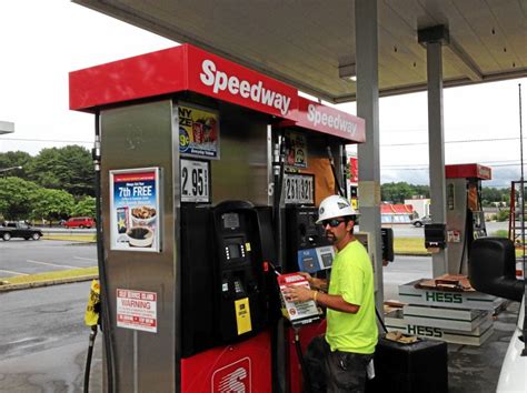 Albany gas prices - Metro Albany has the second-lowest gas price average among Georgia’s metro areas on Tuesday, but it is still nearly 29 cents a gallon more than drivers were paying at the